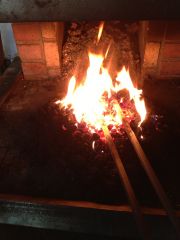 Garderobenständer wird geschmiedet